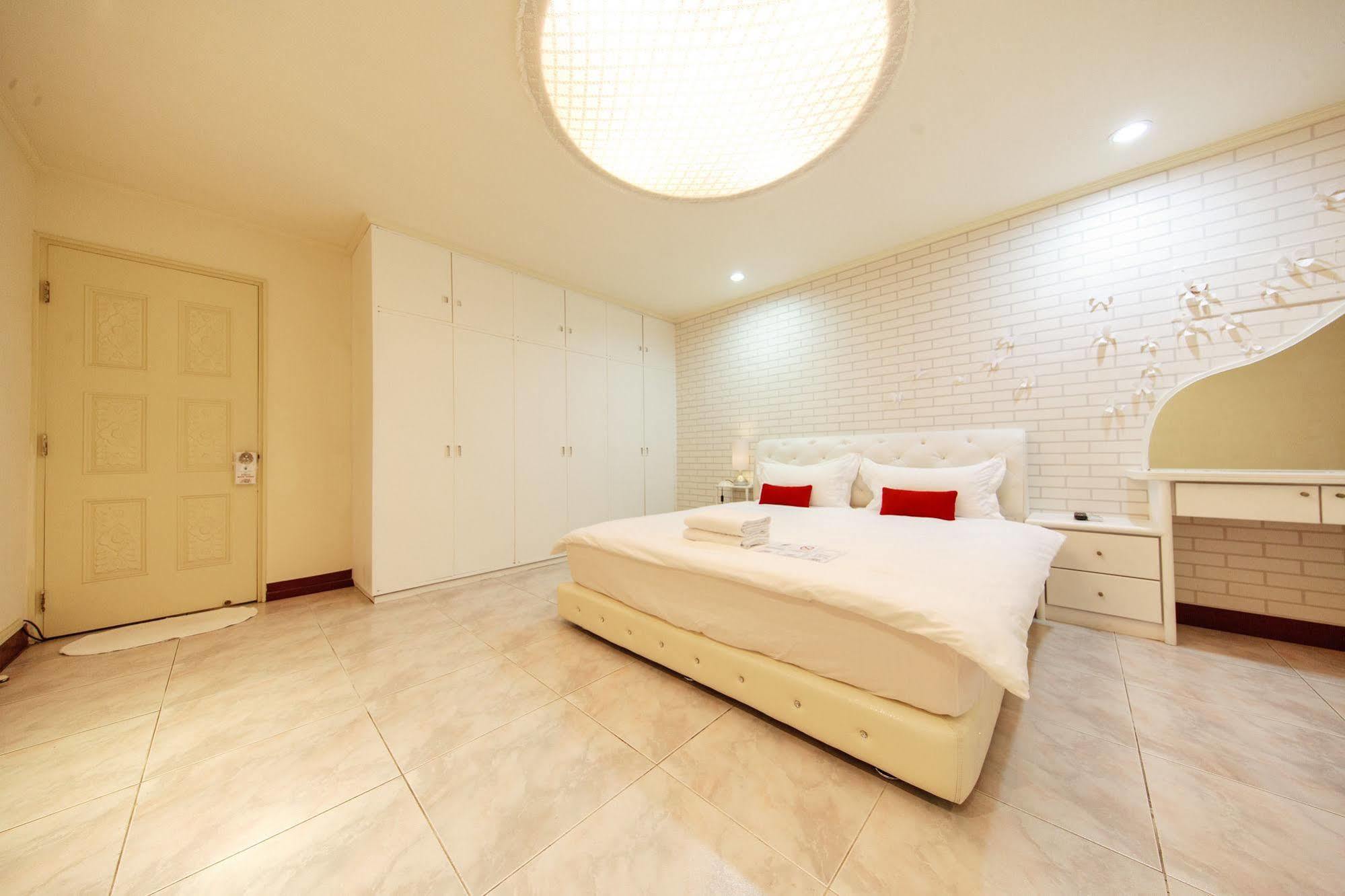 Ariyoshi Ya Daire Tainan Dış mekan fotoğraf